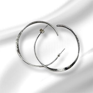 Silpada P1731 Retired TWIST OF FATE Oxidized Sterling Silver Hoop Earring
